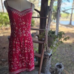Hype Red 100% Silk Floral Embroidery Spaghetti Strap Fitted Dress Size Medium